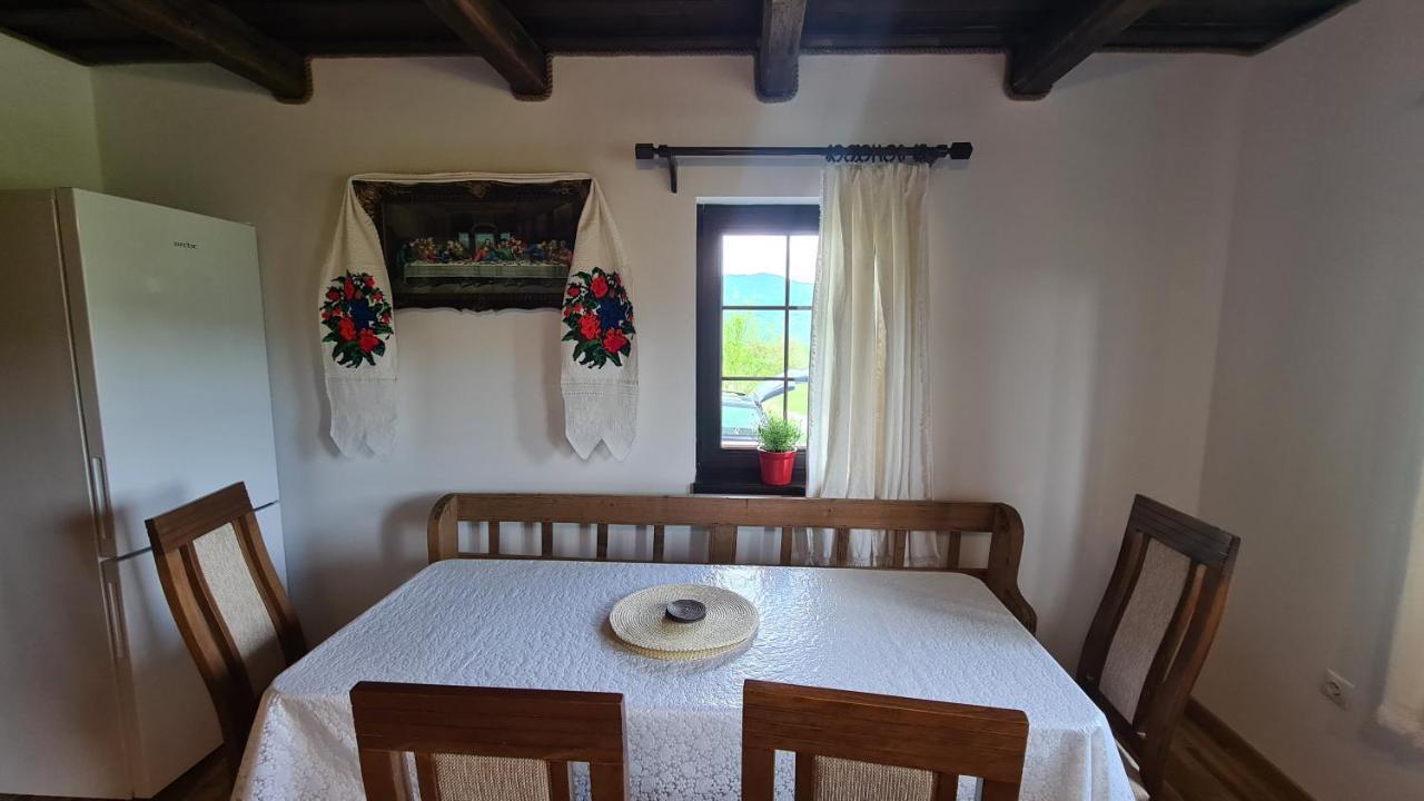 Casa Bunicilor Din Oncesti Βίλα Εξωτερικό φωτογραφία